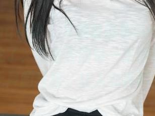 HuaYang花漾 – 又被赵惟依coco厨娘的原图迷住了，图包里的每一张都像是一本无声的秘籍，让人心痒痒！