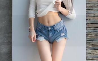 IMiss爱蜜社 – 画风突变，小热巴与棉袜的奇妙写真图库
