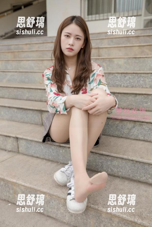 MSLASS梦丝女神-玥玥 MSLASS梦丝女神 - 无圣光的世界:玥玥白色空间下的轻松时刻