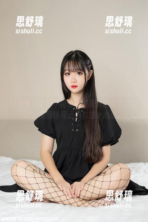 这个值日学妹不简单！喵糖映画的写真集里，原图瞬间点燃你的小心脏。