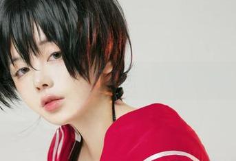 突破次元壁！看NinJa阿寨寨在私房里变身受虐魅魔！