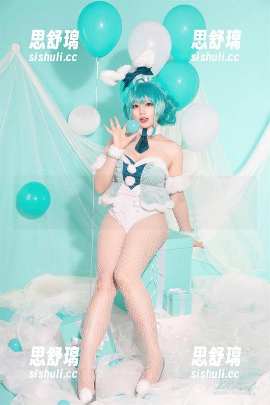 Nyako喵子 Nyako喵子眼镜图集:梦幻世界里的小猫咪,快来更新!