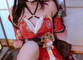 私房小心机：Quan冉有点饿的原神申鹤同人礼服大公开