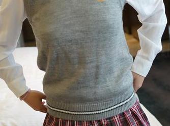 ROSI写真：嫩学妹制服的图片，让我觉得自己又年轻了十岁！