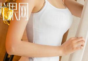 UGirls尤果网 – 禅叽zankii带来的白衬衫美图更新，怎么看都有种想要收藏的冲动