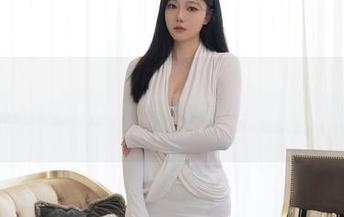 Xiuren秀人网 – 剁手也要买！你的兔妹妹制服图包分享，让你感受不一样的美！
