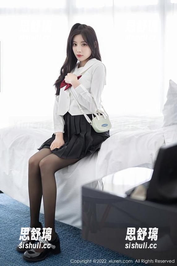 Xiuren秀人网-小兔纯纯 Xiuren秀人网 - 小兔纯纯的白丝写真,让你再看一次就中毒