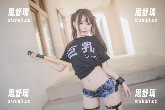 Yoko宅夏 妹汤物语的微醺时刻:Yoko宅夏校服图集,阳光下的隐秘芬芳