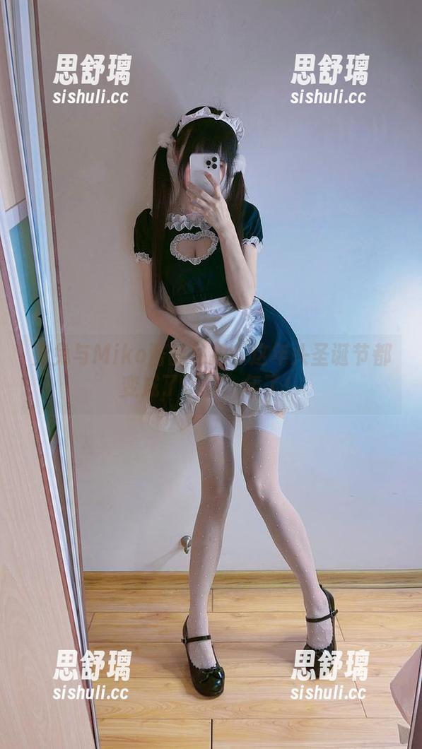 兔兔与Miko酱的私拍：这年头圣诞节都变成了‘兔’年了！