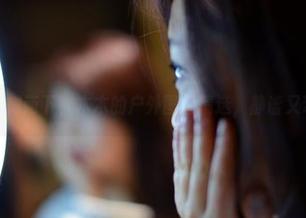 pans – 在树荫下，木木的户外图包精选，静谧又带点神秘。