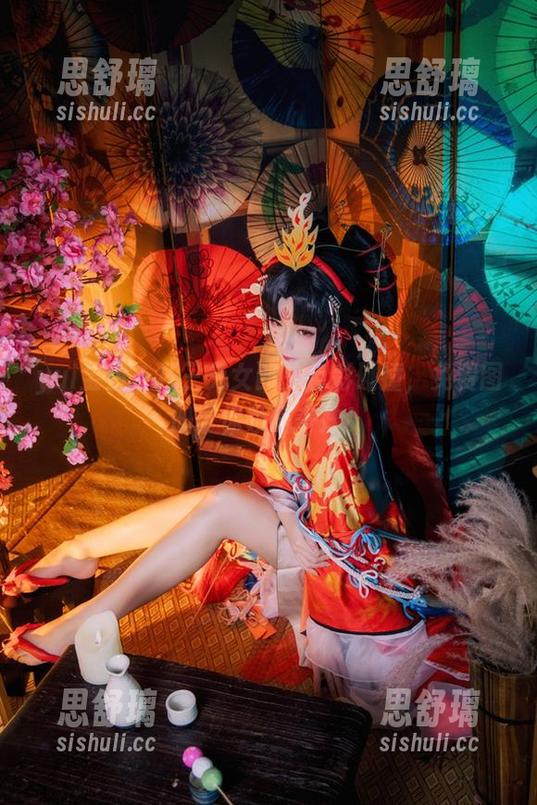 yui金鱼 yui金鱼与狂三兔女郎的色彩碰撞,免费图册带你领略奇妙!