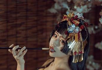 黑兽白精灵私房照片：一笑芳香沁让你在笑声中找到美的真谛！