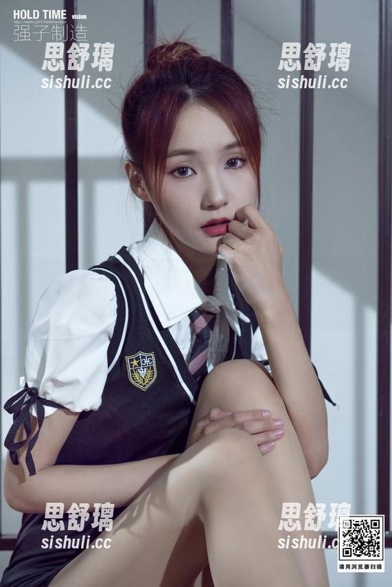丽柜-潘朵拉 丽柜 - 潘朵拉的致命美足:福利写真让你无从自拔!