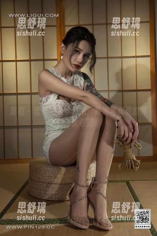 丽柜-雪糕 丽柜 - 雪糕的水下幻想:高清写真里的死库水奇遇