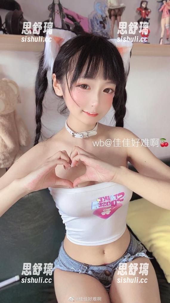 翻看佳佳好难啊的法式猫耳娘合集时，突然觉得这是什么情绪在呼唤我，这真是让人难以抗拒。