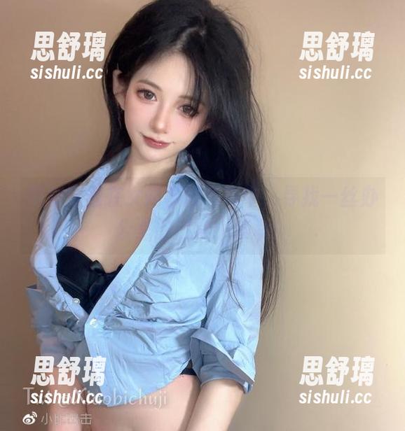 倦倦喵 倦倦喵蟊在女同事的写真中,寻找一丝办公室的日常小确幸!