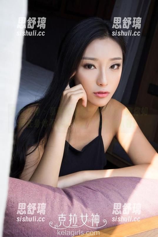 克拉女神-慕菲 克拉女神 - 慕菲的最新瑜伽图册:教你如何在身体不适的状态下优雅地趴着!