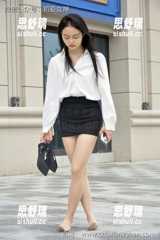 初夏女神-点点 初夏女神 - 点点英伦校服照片合集:一起看看那些微妙的青春气息