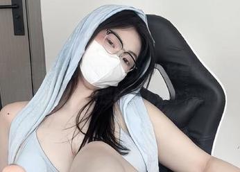 微密圈 – 更新！可爱的肉巴比基尼套装的写真，肆意的阳光与肉感铺满了整个沙滩！