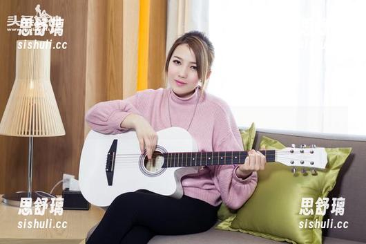 头条女神-易阳 头条女神 - 办公室的自拍术:易阳如何把美图玩得飞起!
