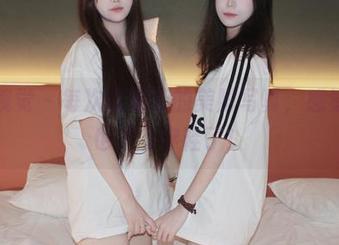 小众视觉 – 每次看蓉蓉的美脚写真，感觉我再也不想穿鞋了！