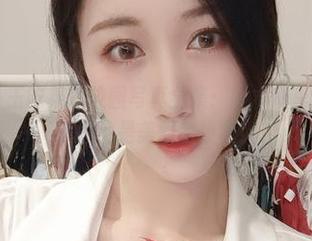 微密圈 – 小玉吃果冻校园写真全集：书本堆里藏着的不是知识，是美丽的故事！