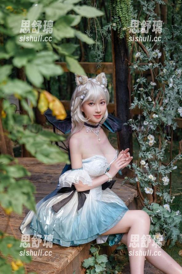 年年Nnian的潜蓝写真：水下小精灵，谁能不想下水？