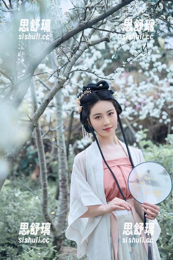 年年Nnian 青青子衿,年年Nnian定制:这些图片,让我恍惚自己在追星!