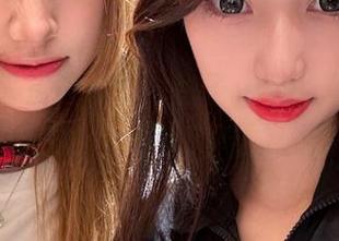 连衣裙背后的故事：怡子yiii的写真照片合集，看看她的奇妙世界