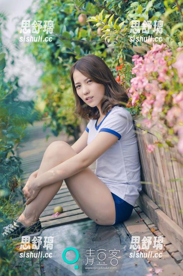 推女神-Kiren_程程程 推女神 - 黑白世界,Kiren_程程程图包更新:总觉得这光影里的故事比我复杂多了…