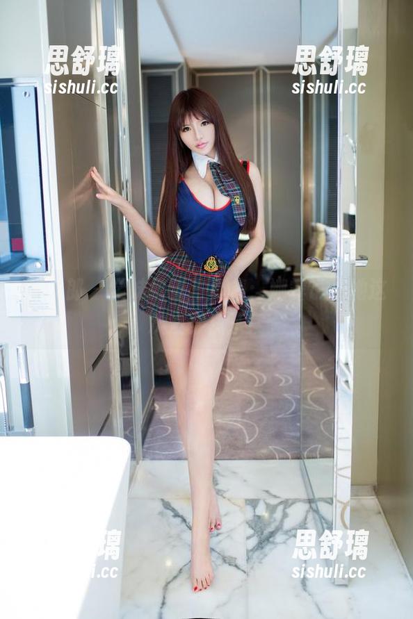 推女郎-娜露 推女郎 - 学妹最新写真集:娜露说,她这次没穿袜子!