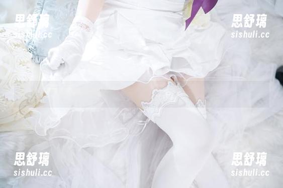 星野saori 这就是星野saori的秘书?她的写真,连光影都在悄悄说话。