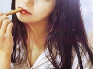 果团网 – 什么叫‘一副眼镜看世界’？何梦兮Stacy的高清照片告诉你答案！
