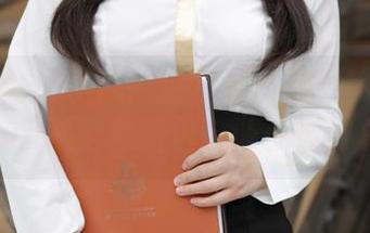 模范学院 – 小心！这不是普通的瑜伽动作，Hana妹全套图包会让你看得心痒！