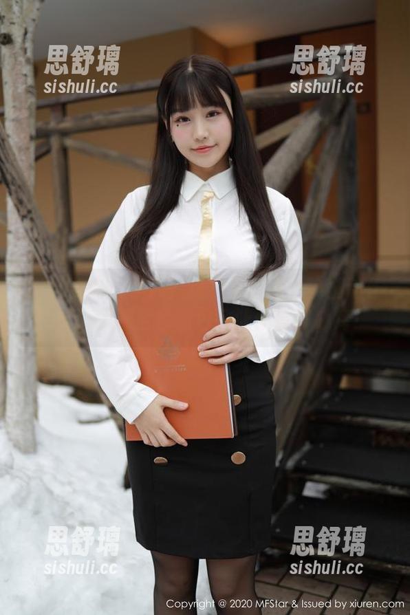 模范学院-Hana妹 模范学院 - 小心!这不是普通的瑜伽动作,Hana妹全套图包会让你看得心痒!