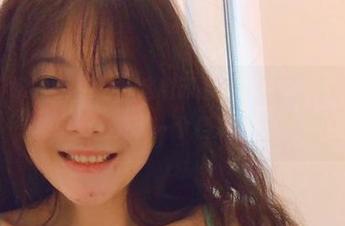 别错过“樱晚gigi静”这组原图，下载后你会发现自己的审美上升了一个档次，哈哈。