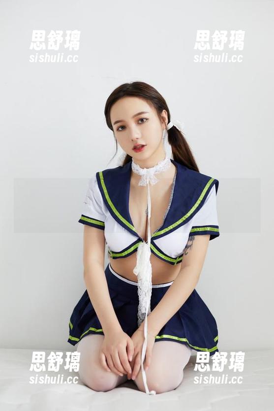 洛丽塔大哥 最新图包已发布,洛丽塔大哥的红色内衣,哎,怎能不给我一个抱抱呢?