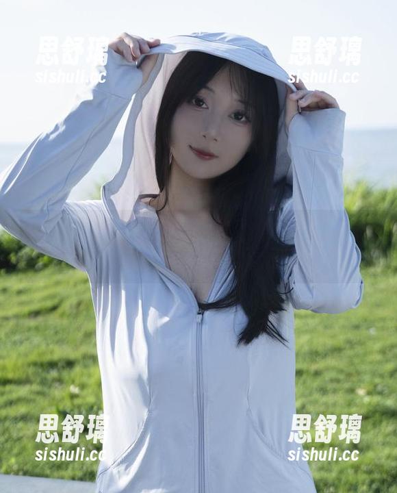 浅安安 彻底被俘虏了!浅安安的巨峰葡萄高清套图让人想一探究竟