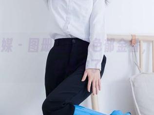 物恋传媒 – 图册里的橘色郁金香，菜菜又在调皮了