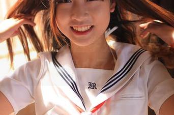 定制写真中的猫九酱学姐：我是不是该拿出纸巾了？