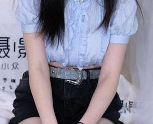 甜予摄影 – 听说璇璇的过膝白丝写真火了，分享的时候可以放慢一点吗？我有一点点想要沉醉！
