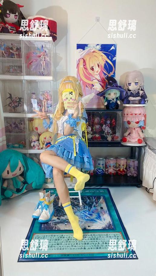 白栎Shirly 海边写真,白栎Shirly的美好日子:水珠、沙滩与阳光
