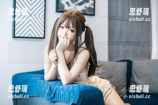 神沢永莉 神沢永莉:毛衣和牛仔裙的‘无敌’组合,黑丝们哭唧唧的图包!