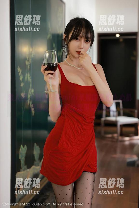 秀人网 - 短裤搭配mini米妮的私拍小心机，美图让你忍不住想研究研究。
