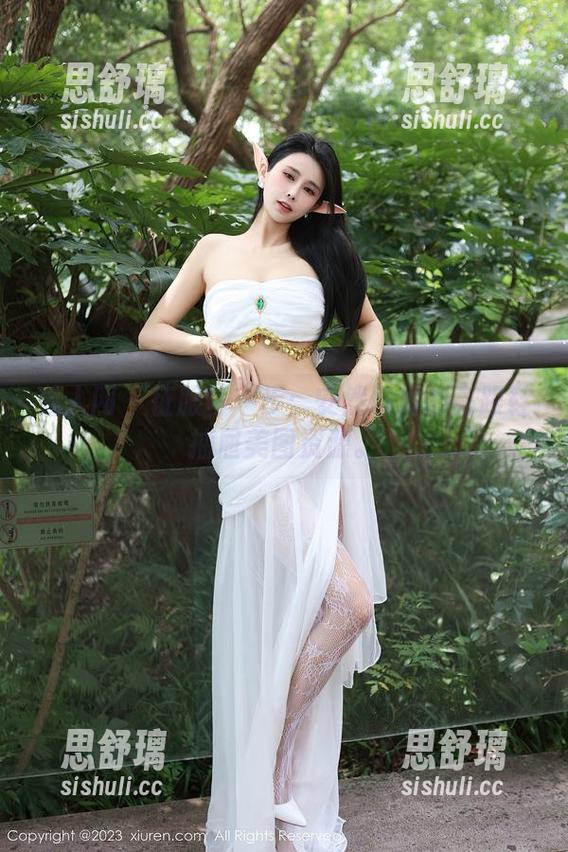 秀人网-安然 秀人网 - 征服每一步:安然与她的高跟鞋抽屉美图资源。