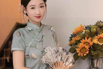 秀人网 – 揭秘安琪Yee短裤原图：穿上瞬间变时尚女神！