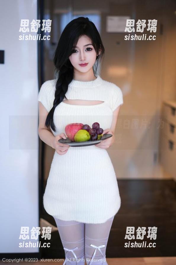 秀人网 - 小蛮妖Yummy的黑白图片：为你揭示隐秘的魅惑