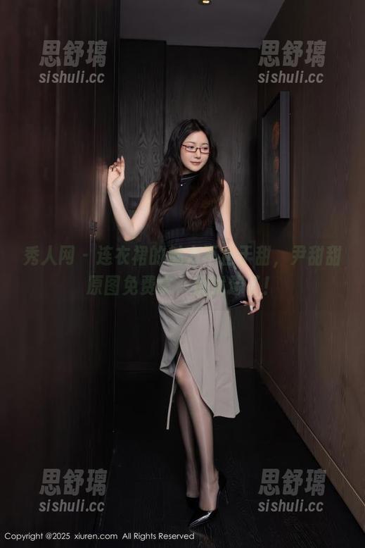 秀人网 - 连衣裙的魅力不止于甜，尹甜甜原图免费拿，别犹豫了！