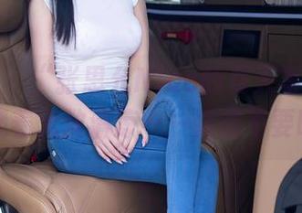 秀人网 – “张思允Nice的夏天写真：图集里藏着无数清凉——但请不要吃！“