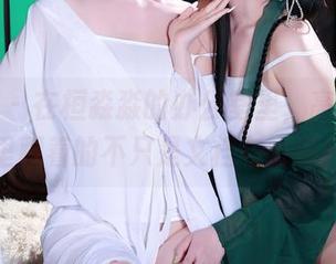 秀人网 – 在桓淼淼的办公室里，高清写真里藏着的不只是文档与咖啡！